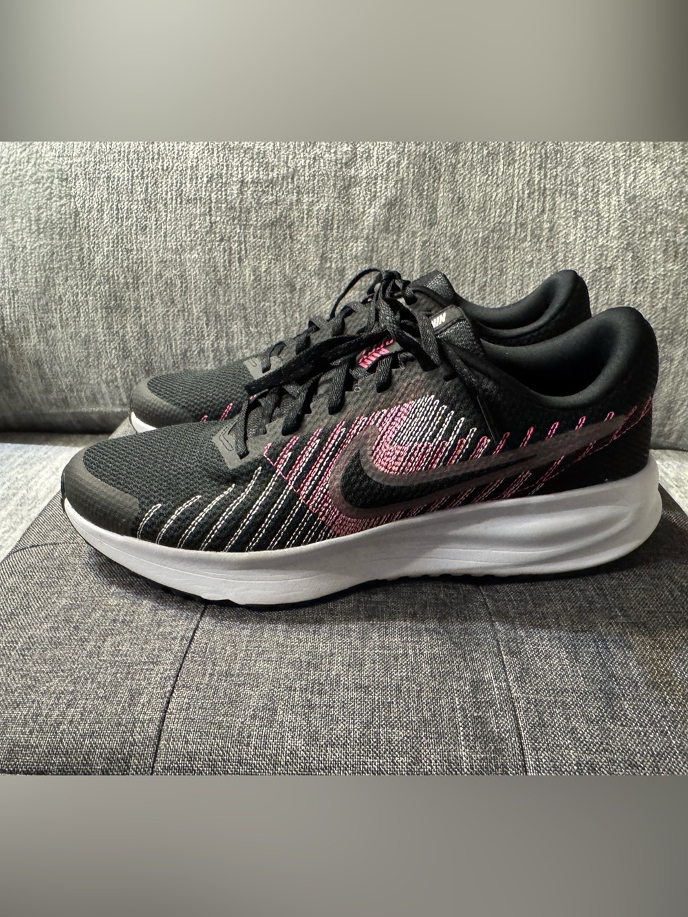 Nike Black & Pink Running Shoes, Women’s Size 11.5